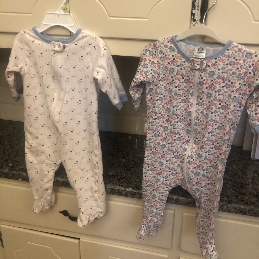Gerber footed pajama bundle